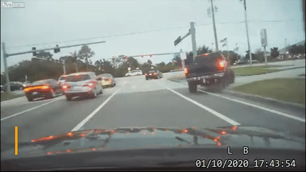 Canh sat ruot duoi toi pham tren duong pho gay can nhu phim hinh anh