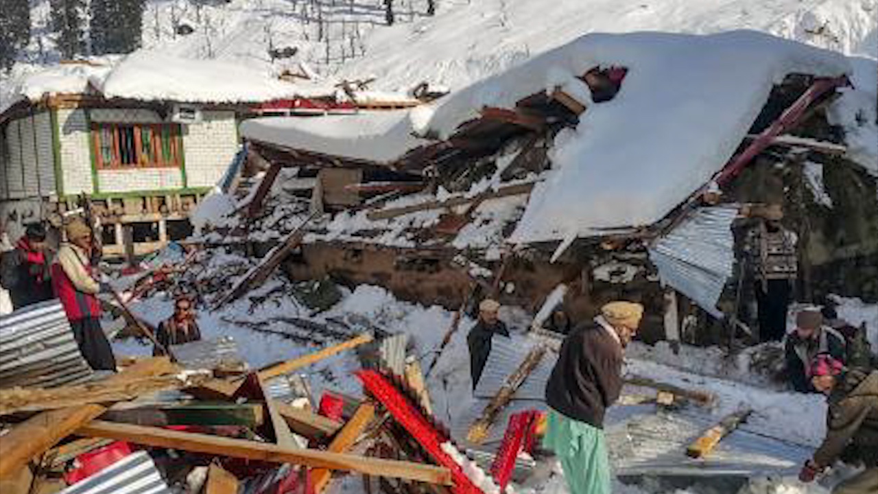 Mat tat ca - canh hoang tan sau khi nui lua phun trao o Philippines hinh anh