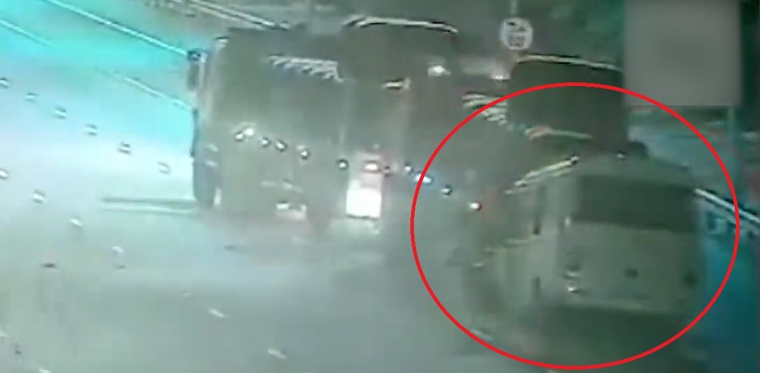 Oto con chay cham gay tai nan tham khoc tren duong hinh anh