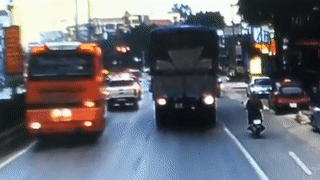 Xe khach lan lan dam oto con hinh anh