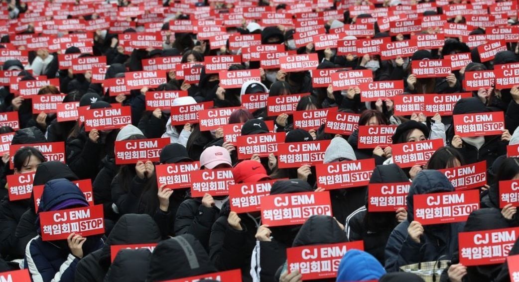 Hang tram fan ham mo bieu tinh yeu cau X1 tai thanh lap hinh anh