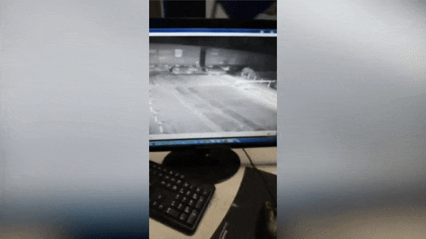 Xe buyt dam tau hoa khien nhieu toa tau trat khoi duong ray hinh anh