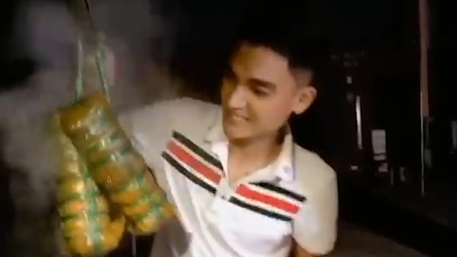 Mac Van Khoa khoe noi banh nha lam hinh anh