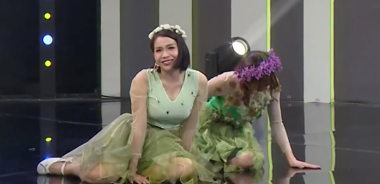 Thuy Ngan khien Kha Nhu khong kip tro tay hinh anh