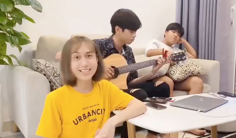 Lynk Lee cover 'Tinh dang nhu ly ca phe' voi ngoai hinh nu tinh hinh anh