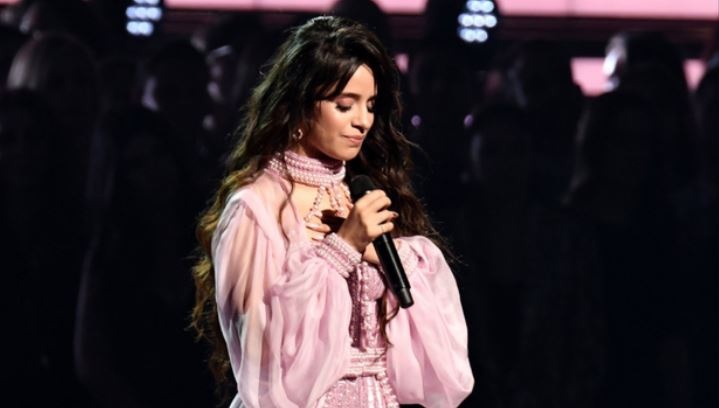 Camila Cabello khien cha khoc nuc no hinh anh