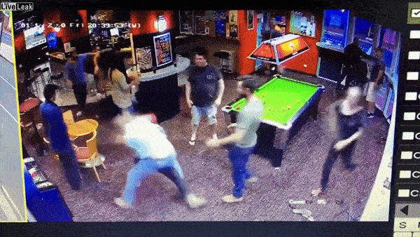 Hai nhom thanh nien au da quyet liet tai quan bar o Australia hinh anh