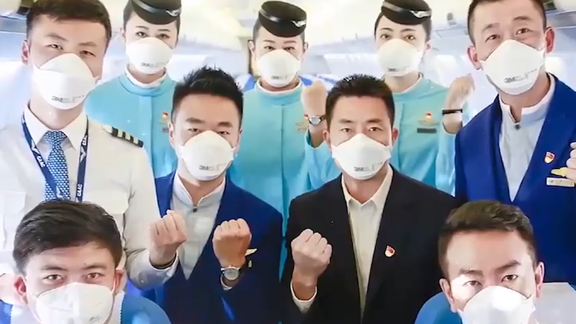 Dich Le Nhiet Ba, Angelababy hat dong vien nguoi dan Vu Han hinh anh