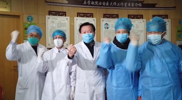 Ben trong benh vien dieu tri thanh cong nguoi nhiem virus corona hinh anh