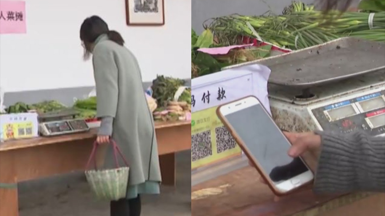 Quay ban rau cu tu phuc vu chong dich virus corona o Trung Quoc hinh anh