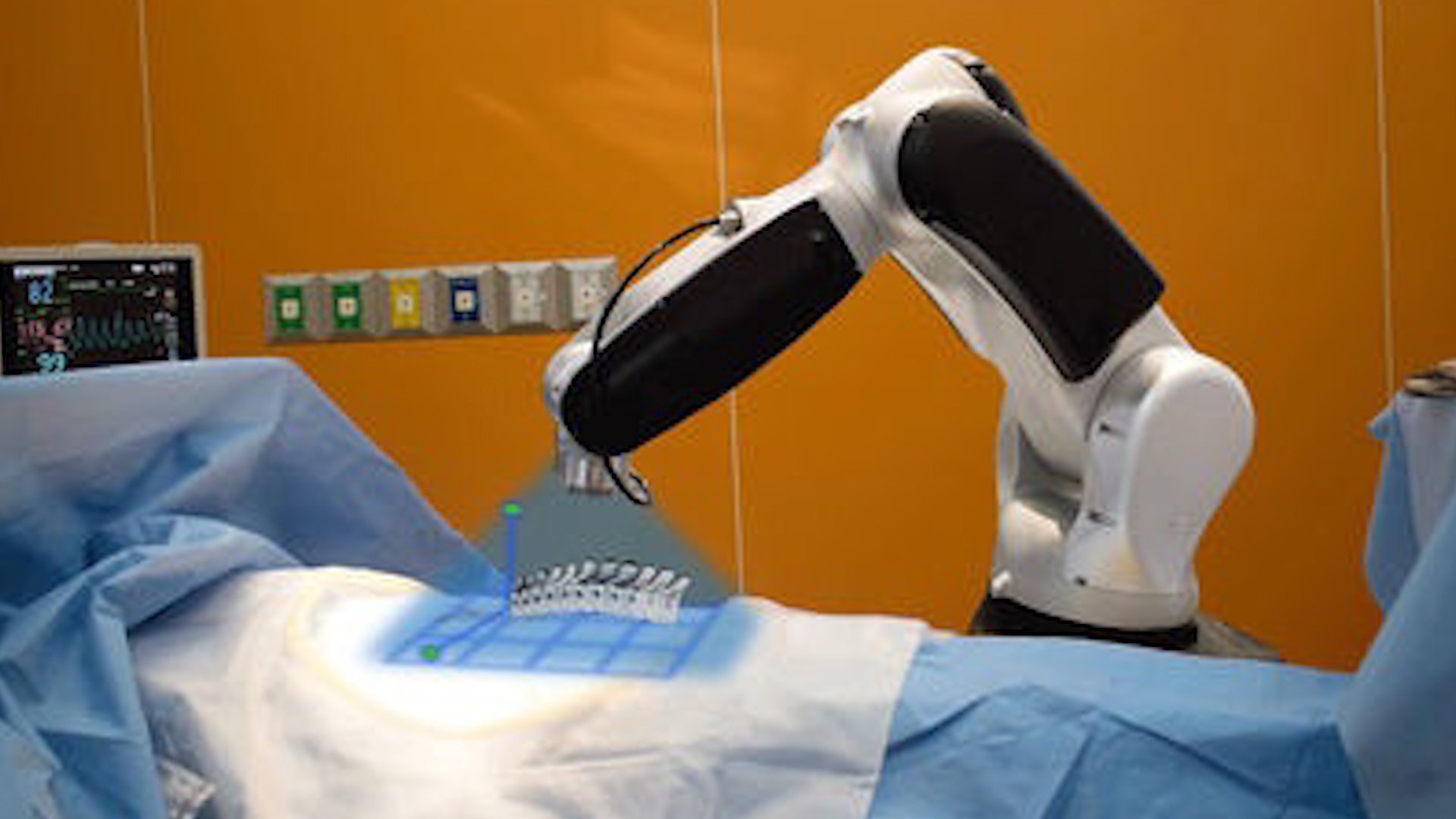 Trung Quoc su dung robot de do than nhiet va dieu tri benh nhan hinh anh