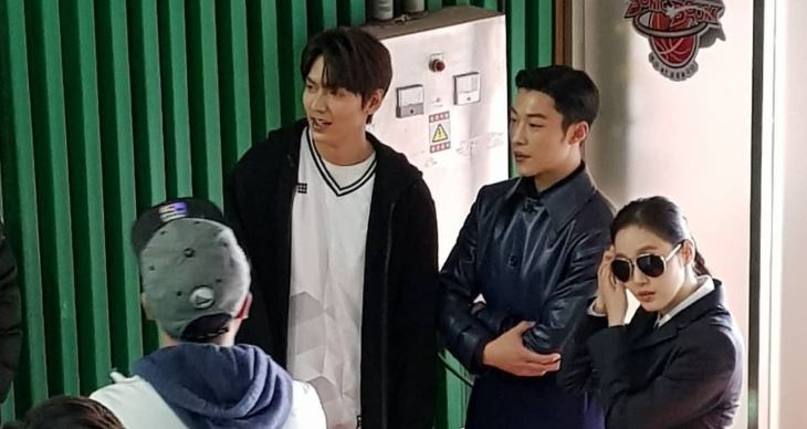 Lee Min Ho tro tai nem bong ro hinh anh