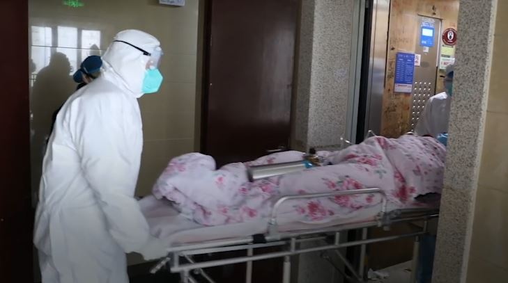 Mot ngay lam viec cua bac si cap cuu tai Vu Han giua dich virus corona hinh anh