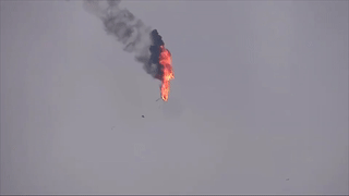 Truc thang Mi-17 trung ten lua tren bau troi Syria hinh anh