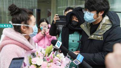 Nhung benh nhan duoc chua khoi virus corona chia se trai nghiem hinh anh