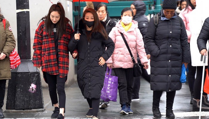 Nha hang Hoa o My e khach vi noi so dich virus corona hinh anh