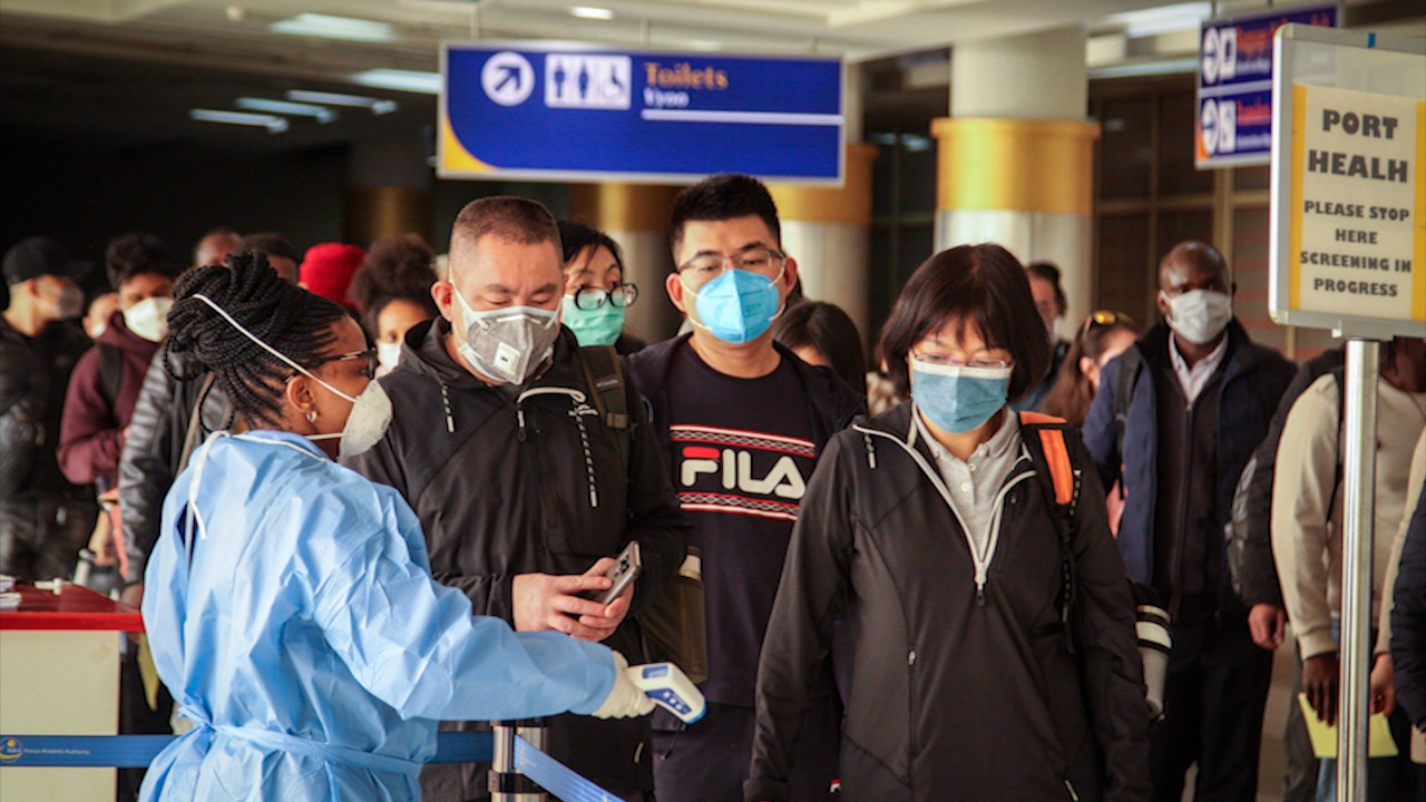 Ben trong khu vuc cach ly dich virus corona tai My hinh anh