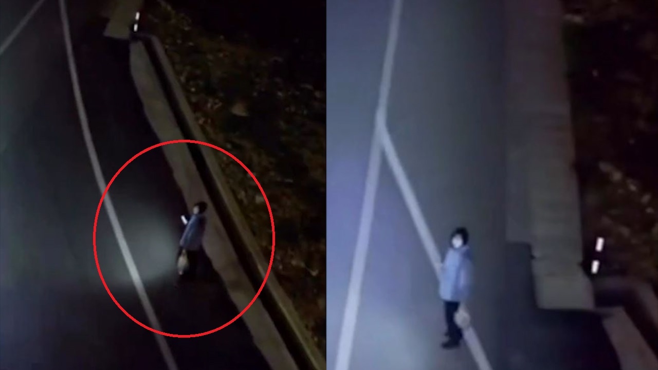 Canh sat dung drone soi duong giup nguoi dan di giua dem hinh anh