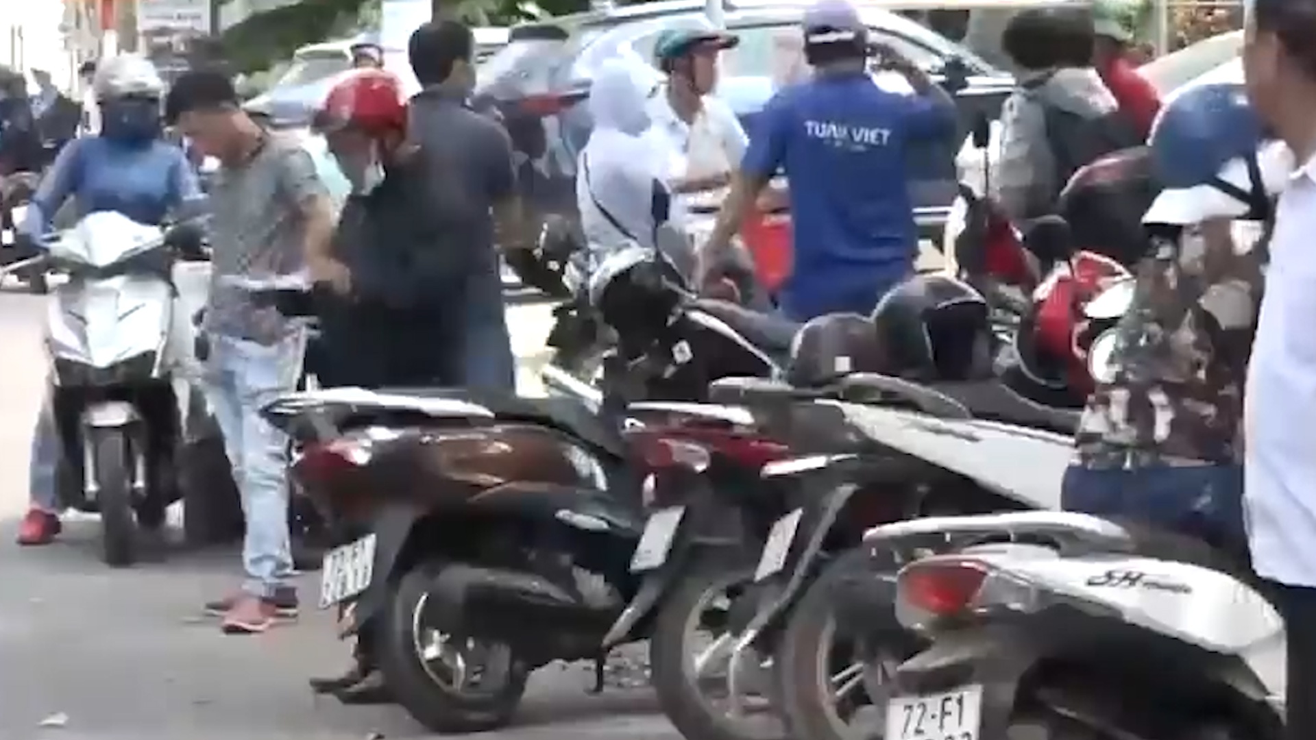 Gia dat Ba Ria Vung Tau 'nhay mua', tu sang den chieu tang gap ruoi hinh anh