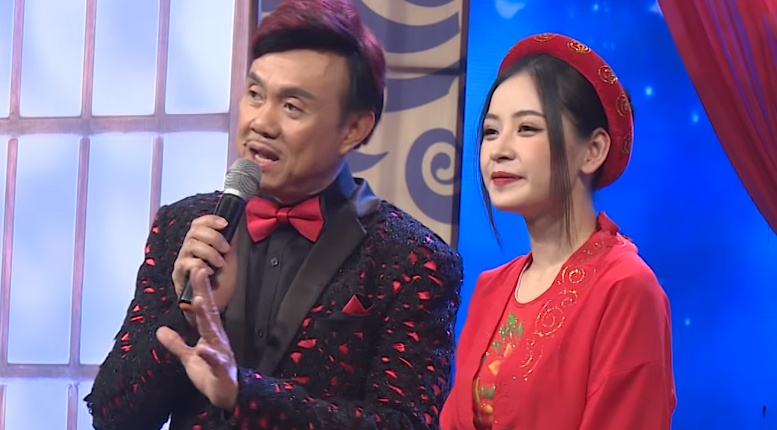 Chi Tai ngau hung live 'Anh oi o lai' cung Chi Pu hinh anh