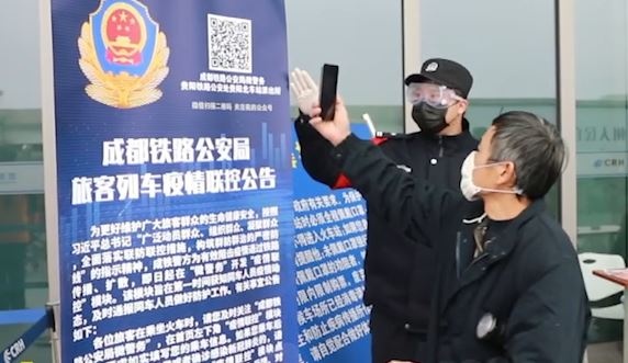 WeChat cho biet nguoi ngoi canh co nhiem virus corona hay khong hinh anh