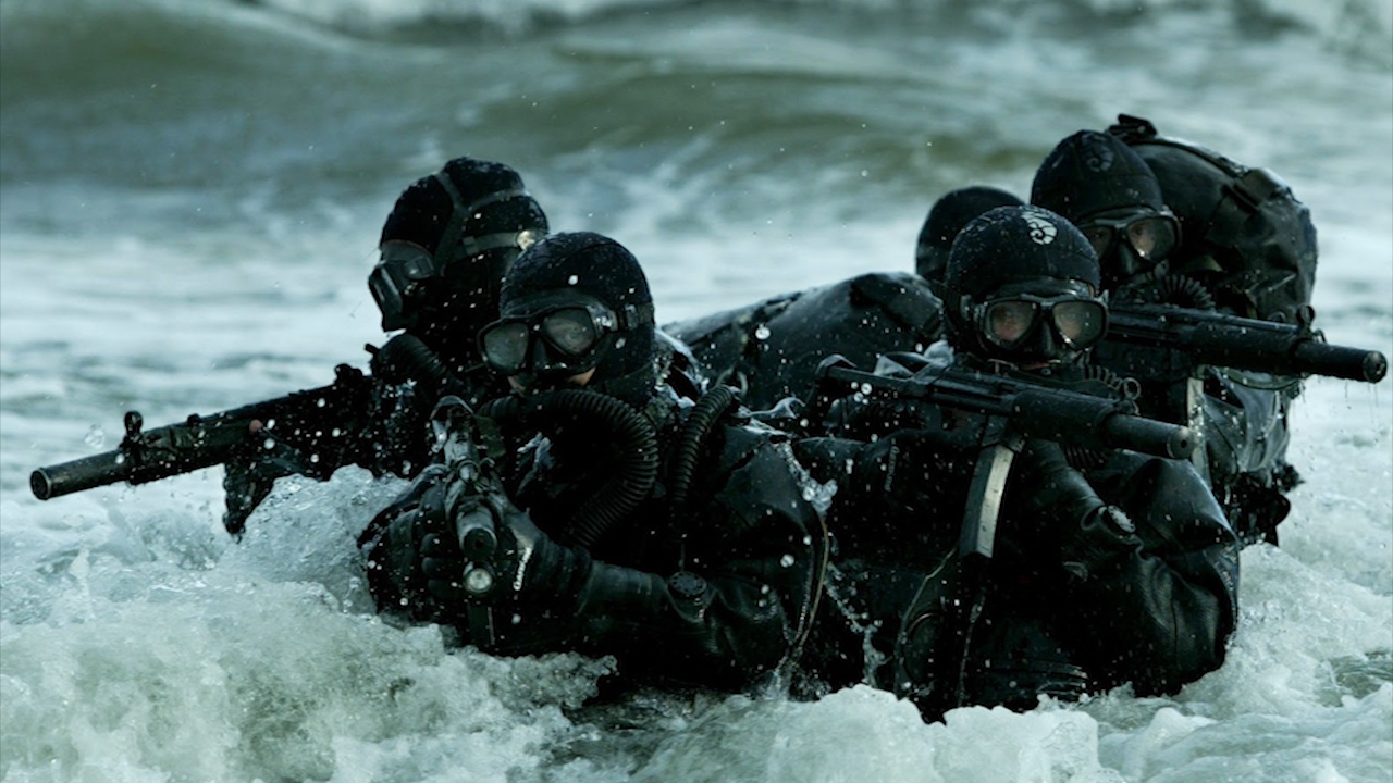 Nhung thiet bi gay kinh ngac cua doi dac nhiem Navy SEAL hinh anh