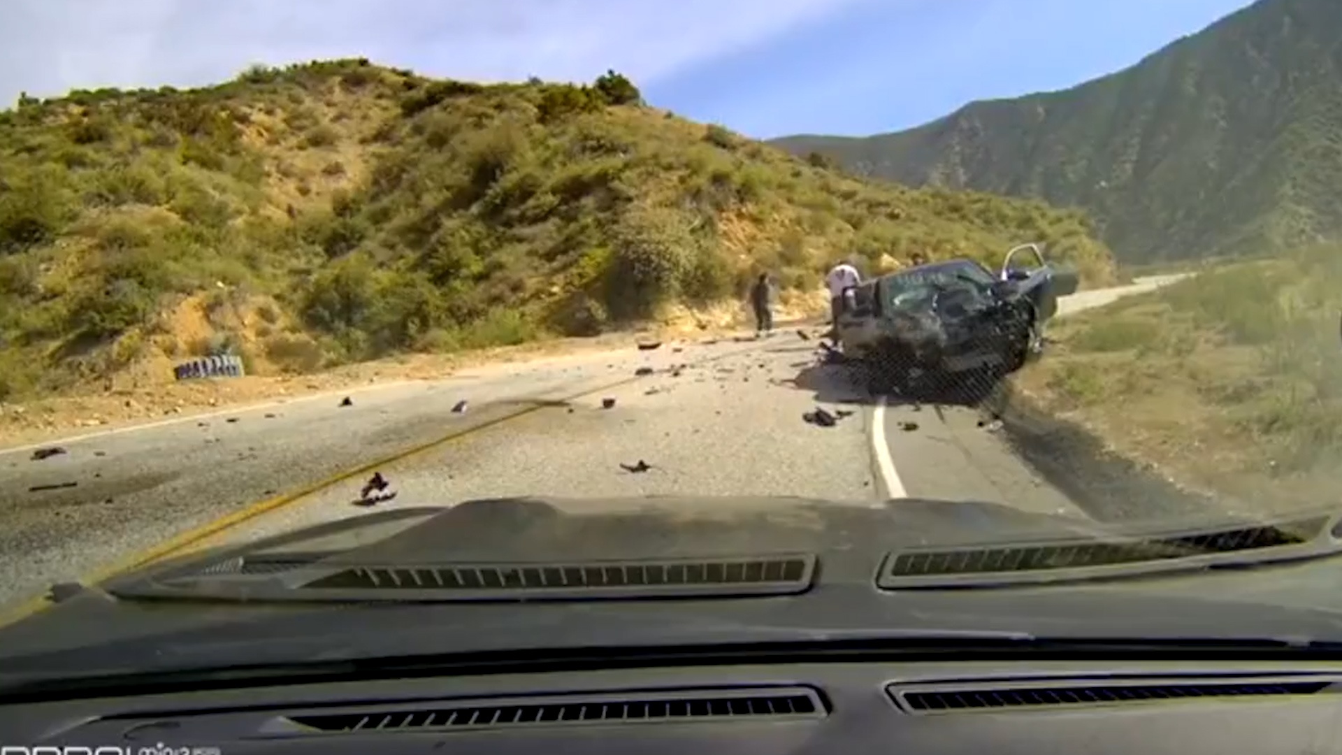 Sinh vien lai oto phong nhanh tong chet nguoi di xe may hinh anh