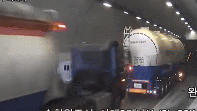 Tai nan oto lien hoan tham khoc trong duong ham o Han Quoc hinh anh