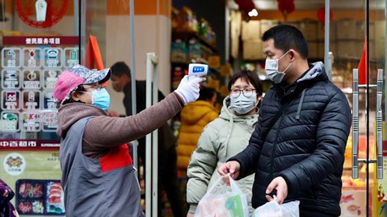 Sieu thi Trung Quoc mo cua, quyet chien voi dich virus corona hinh anh