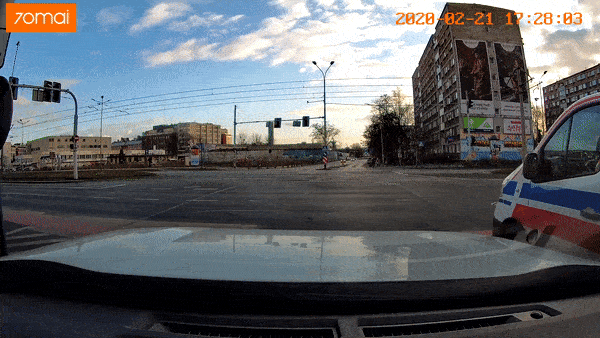 Xe cap cuu roi cang cuu thuong giua nga tu hinh anh