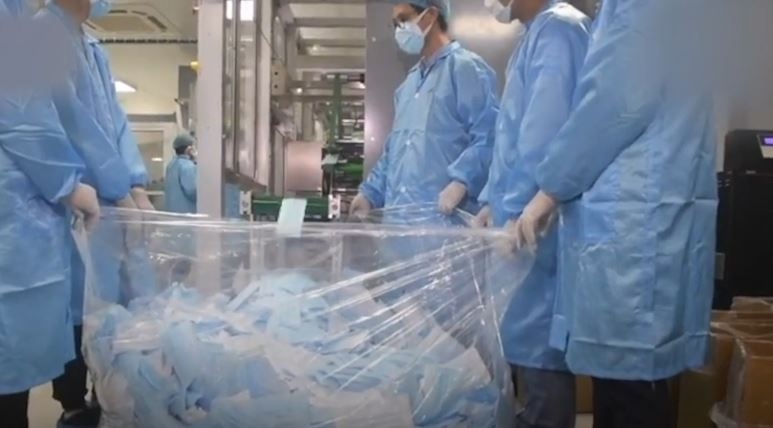 May san xuat khau trang nhanh nhat the gioi hinh anh