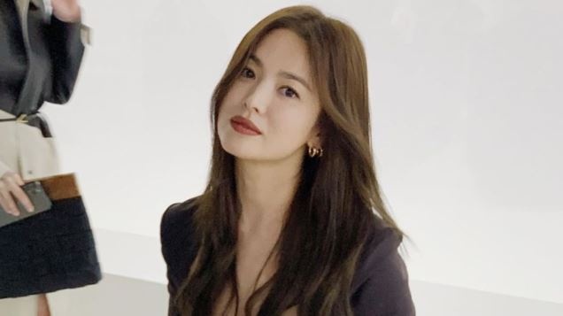 Song Hye Kyo hut ong kinh khi du Tuan le thoi trang Milan hinh anh