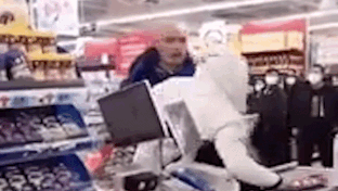 Bi thao khau trang, thanh nien tai Trung Quoc danh tui bui 2 phu nu hinh anh