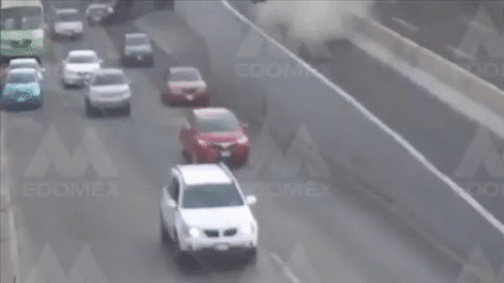 Tai xe vang khoi cabin sau tai nan vi khong that day an toan hinh anh