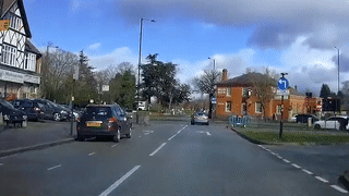 Cu va cham o toc do cao cua 2 xe hoi hinh anh