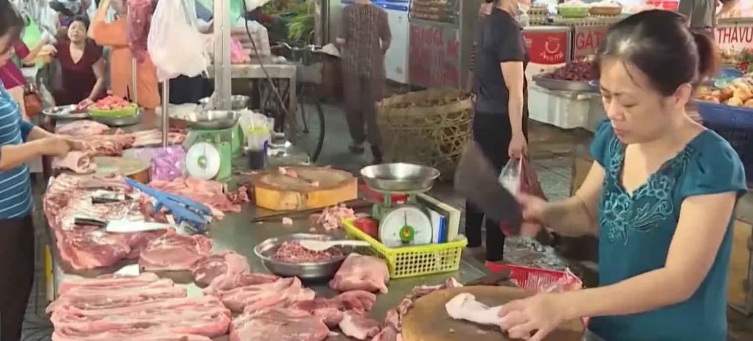 Gia thit lon bat ngo tang 'phi ma' hinh anh