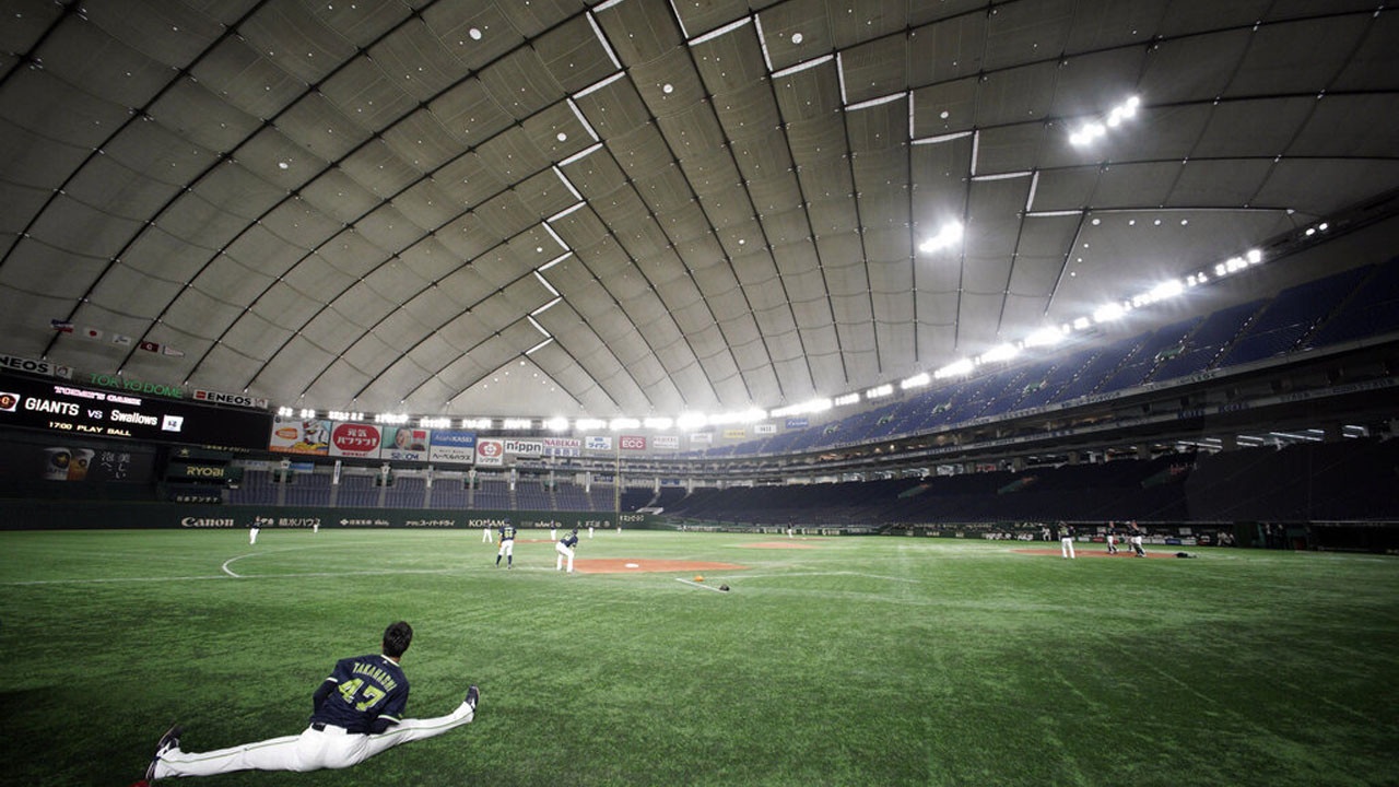 Nhieu tran dau tai Nhat Ban khong nguoi co vu giua dich Covid-19 hinh anh