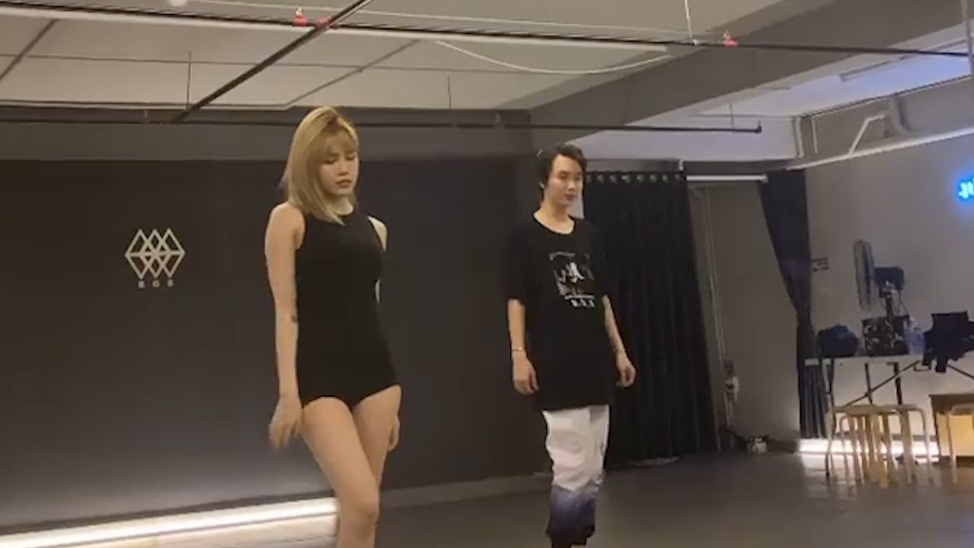 Thieu Bao Tram va nhung lan khoe vu dao quyen ru hinh anh