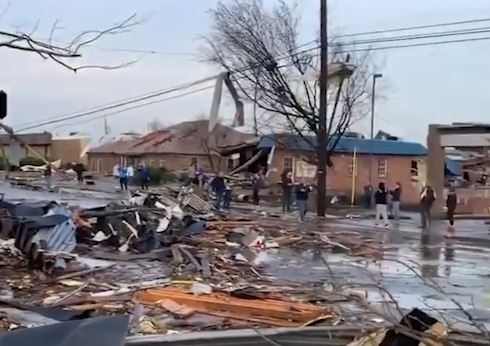 It nhat 25 nguoi chet vi loc xoay o bang Tennessee, My hinh anh