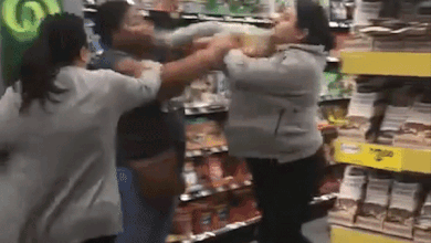 Danh nhau trong sieu thi de gianh mua giay ve sinh hinh anh