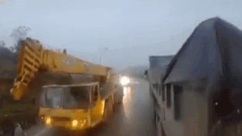 Container tong trung xe ben vi khong quan sat hinh anh