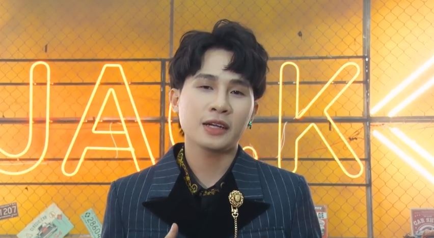 Jack xuat hien voi dien mao rang ro hinh anh