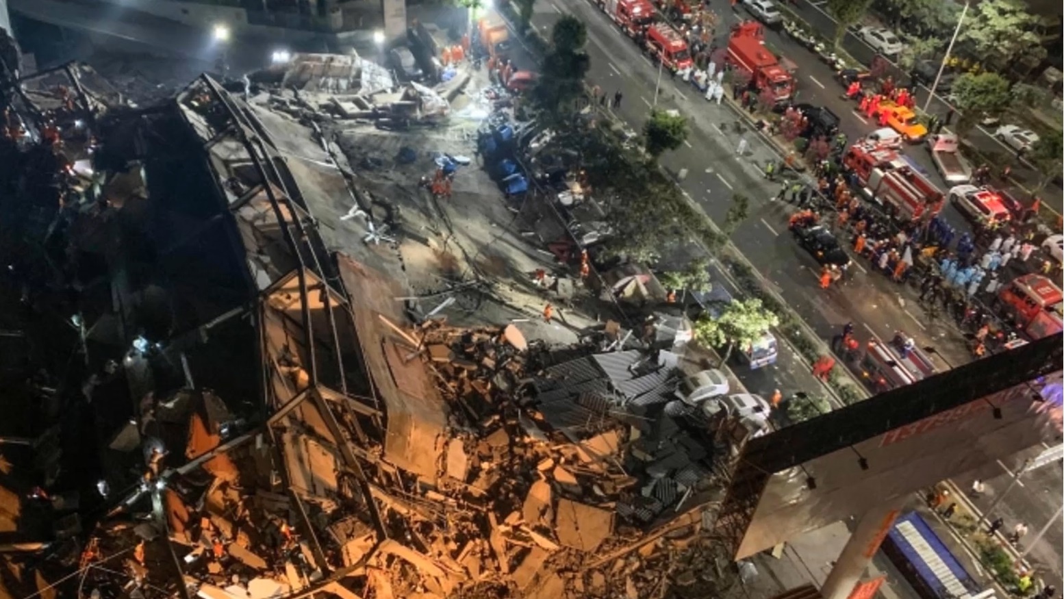 10 nguoi chet vu sap khach san cach ly Covid-19 o Trung Quoc hinh anh