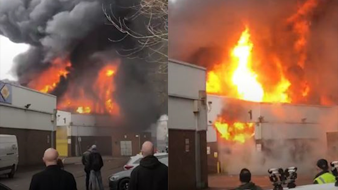 Khu cong nghiep boc chay du doi hinh anh