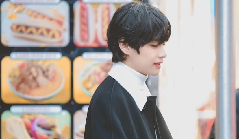 V (BTS) hat nhac phim 'Tang lop Itaewon' bang tieng Anh hinh anh