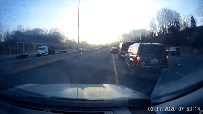 Nu tai xe dung dien thoai khi lai oto gay nan lien hoan tren cao toc hinh anh