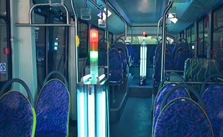 Thuong Hai trang bi den cuc tim cho xe buyt de phong chong covid-19 hinh anh