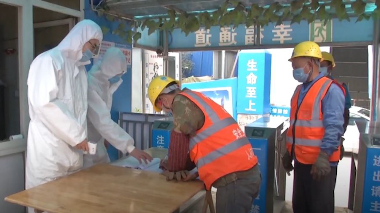 12 tuyen tau dien ngam cua Trung Quoc hoat dong sau dich Covid-19 hinh anh