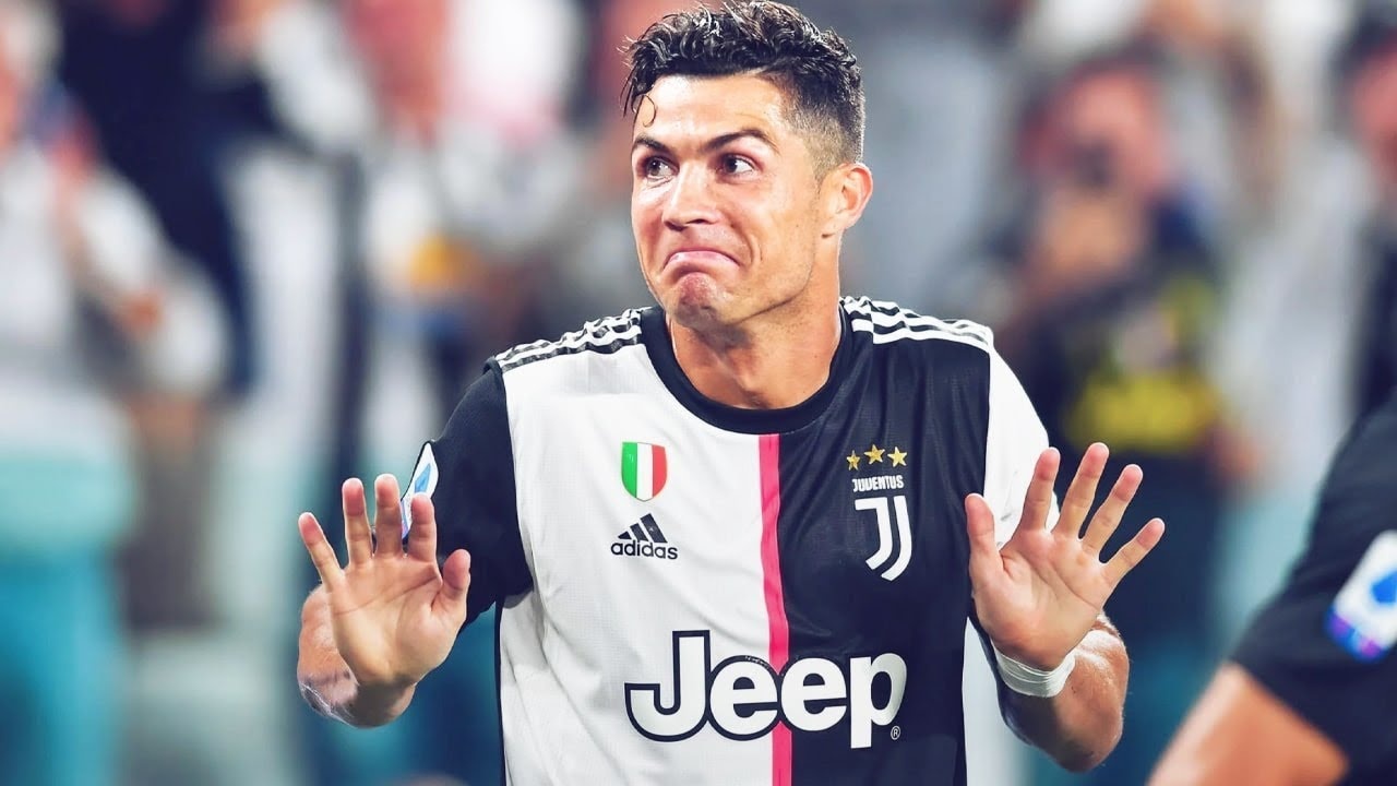 UEFA gian lan the nao de dua Ronaldo vao doi hinh tieu bieu cua nam hinh anh