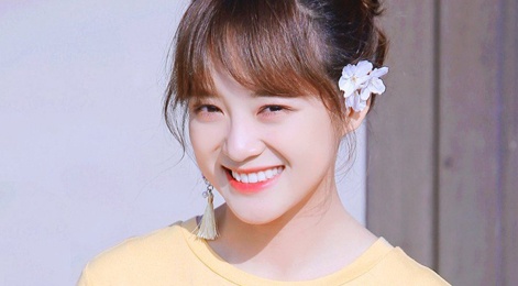 Nu ca si khoe co 9 so tiet kiem o tuoi 24 hinh anh